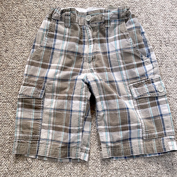 Old Navy Size 8, Boy, plaid cargo short, EUC - Picture 1 of 8